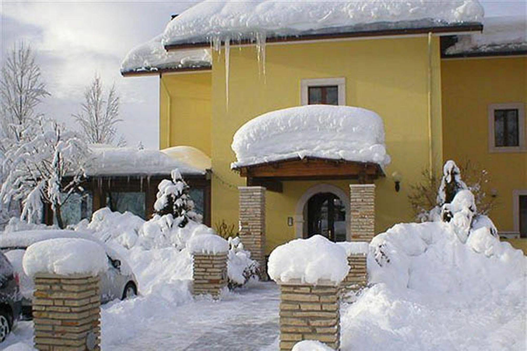 Hotel Valle Dell' Oro Pescasseroli Extérieur photo
